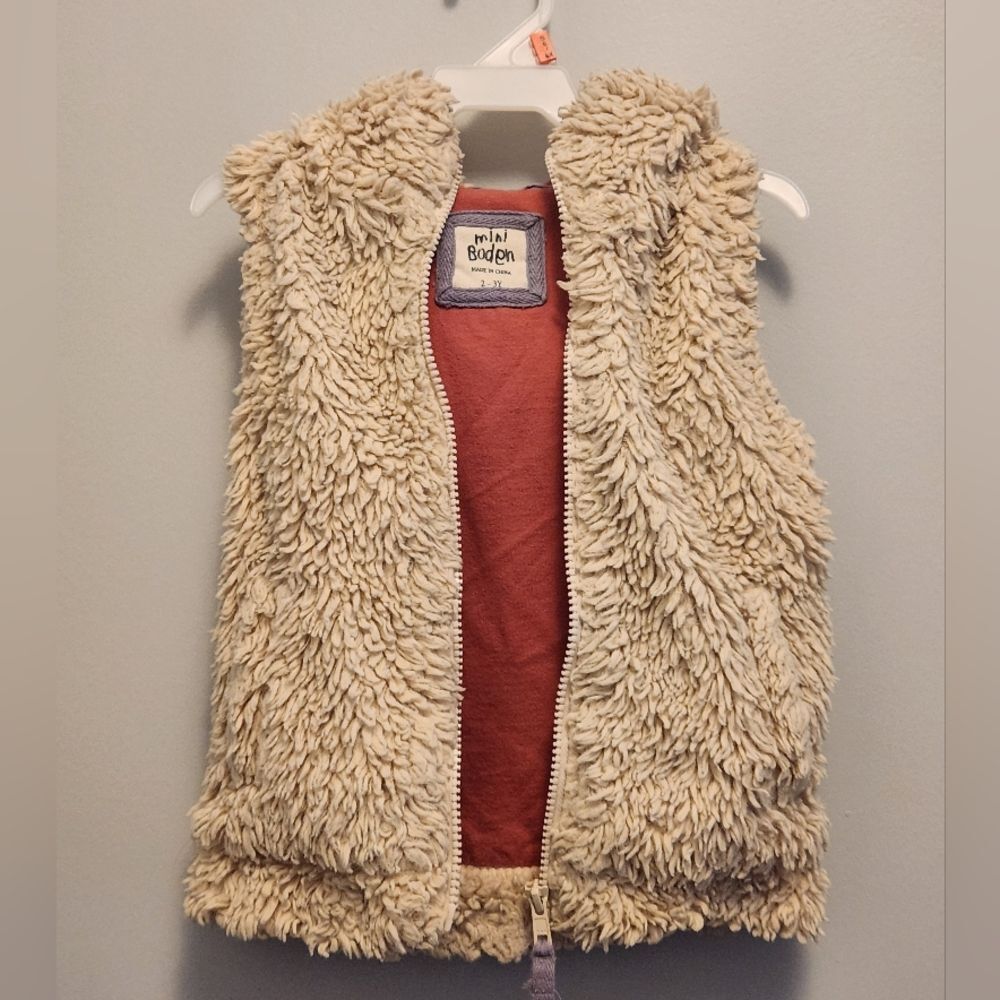 Mini Boden Faux Fur Vest With Hood, Cream, Size 2-3Y